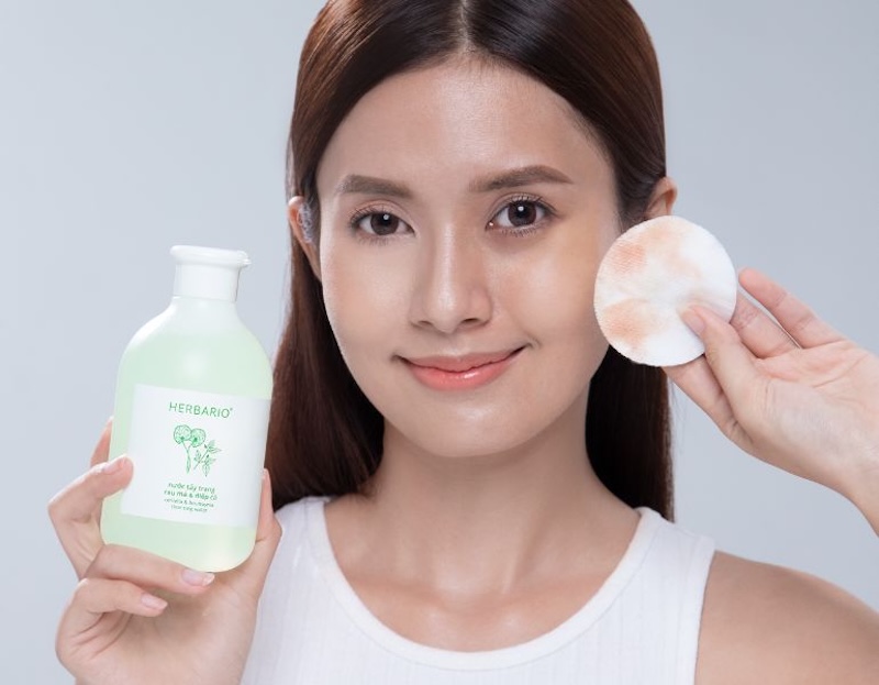 nước tẩy trang rau má & diếp cá Herbario