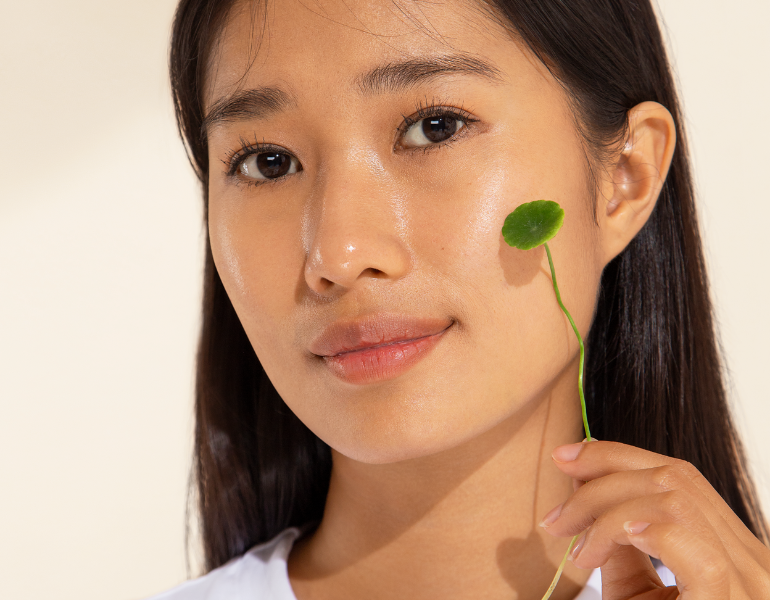 Công dụng làm đẹp của rau má
