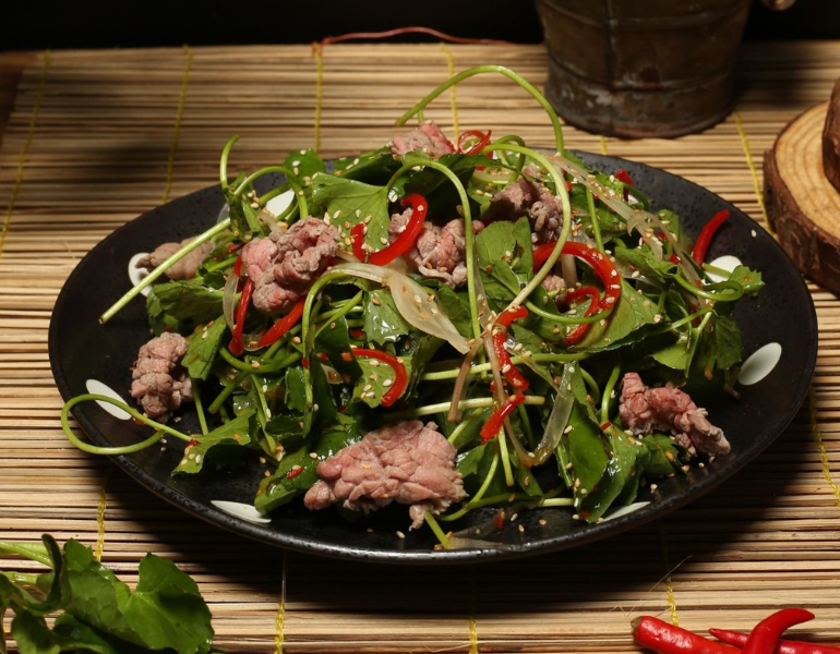 Những ai không nên ăn rau má
